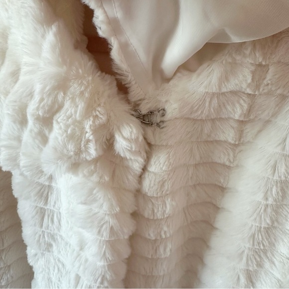 Francesca's Harper Heritage Faux Fur Jacket Medium - Picture 4 of 8